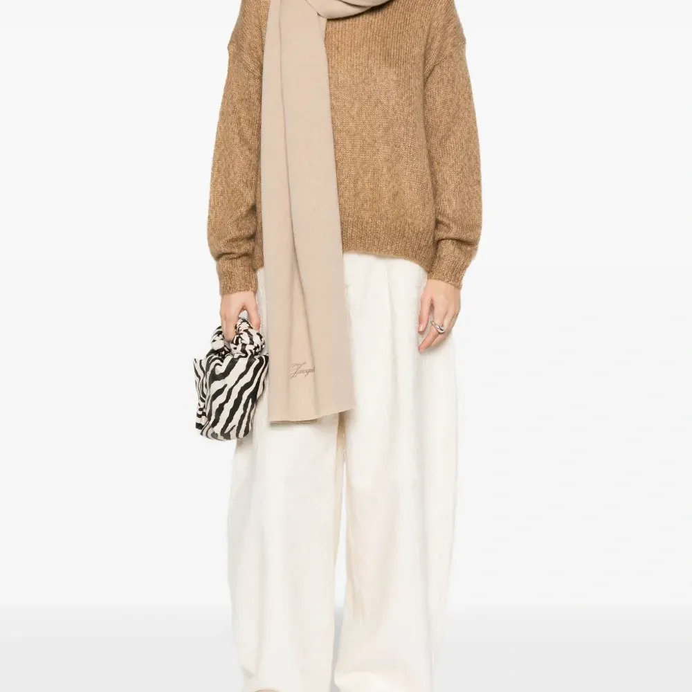 Свитер с вырезом-лодочкой Свитер с вырезом-лодочкой