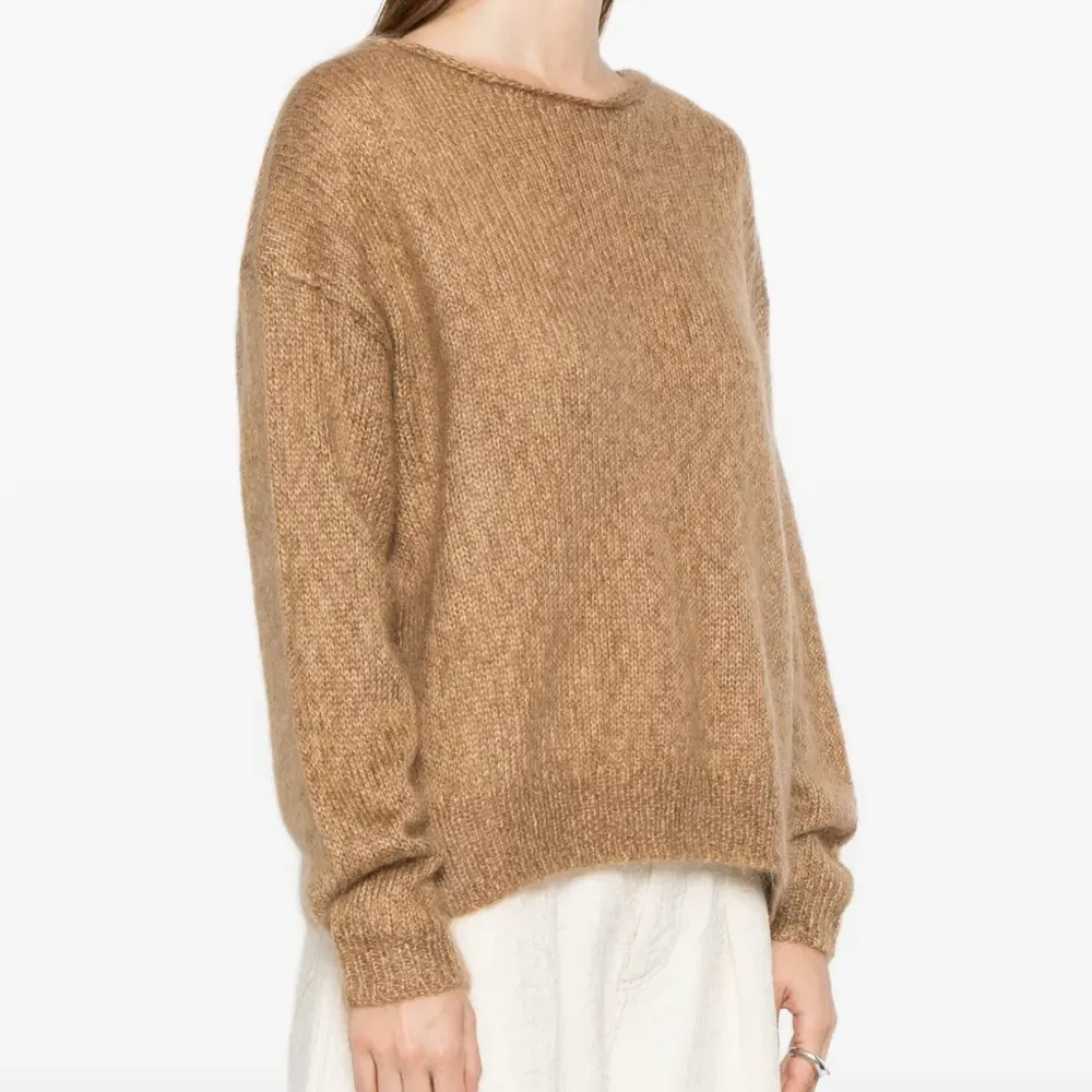 Свитер с вырезом-лодочкой Свитер с вырезом-лодочкой