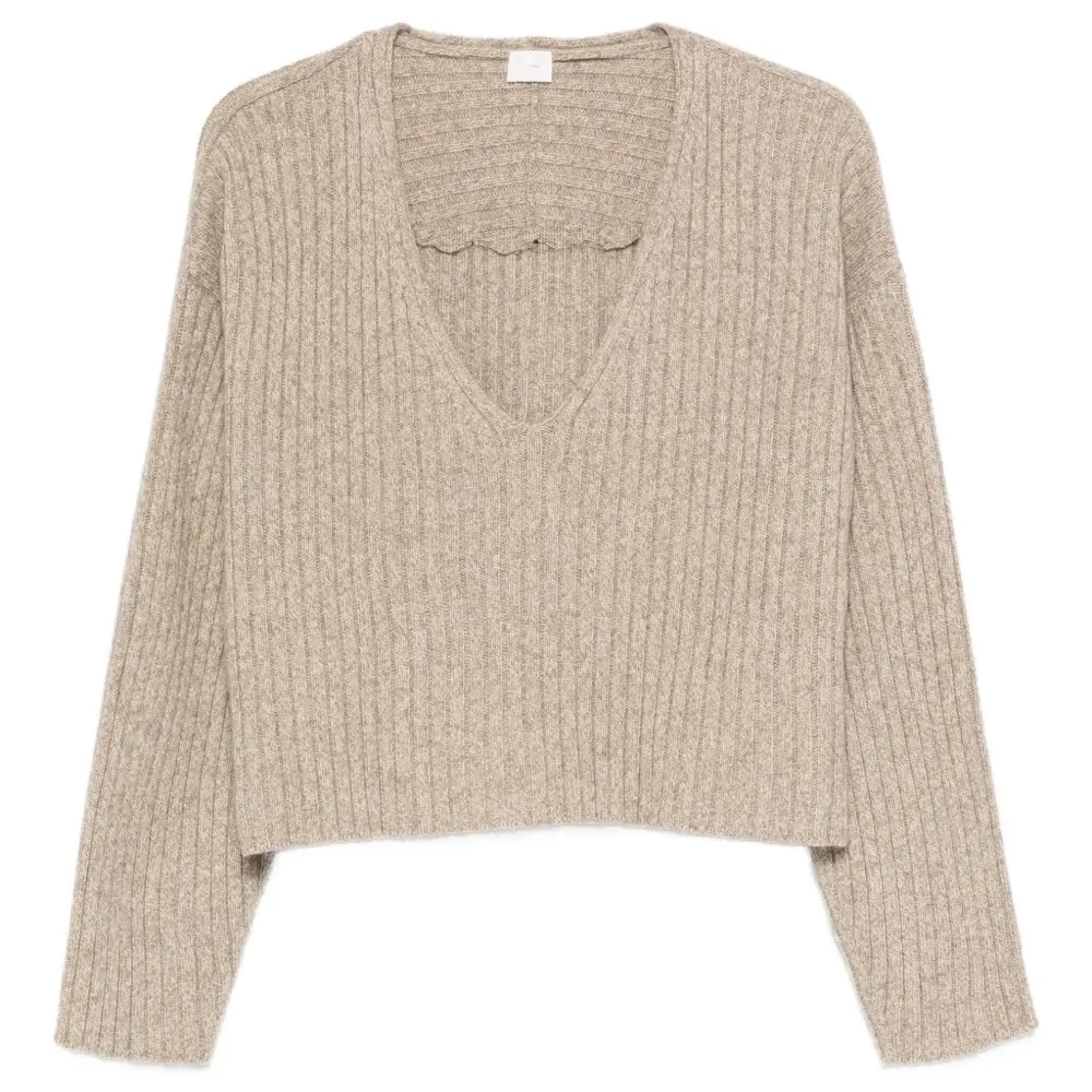 Свитер с V-образным вырезом