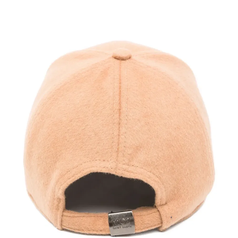 Бейсболка с вышитым логотипом