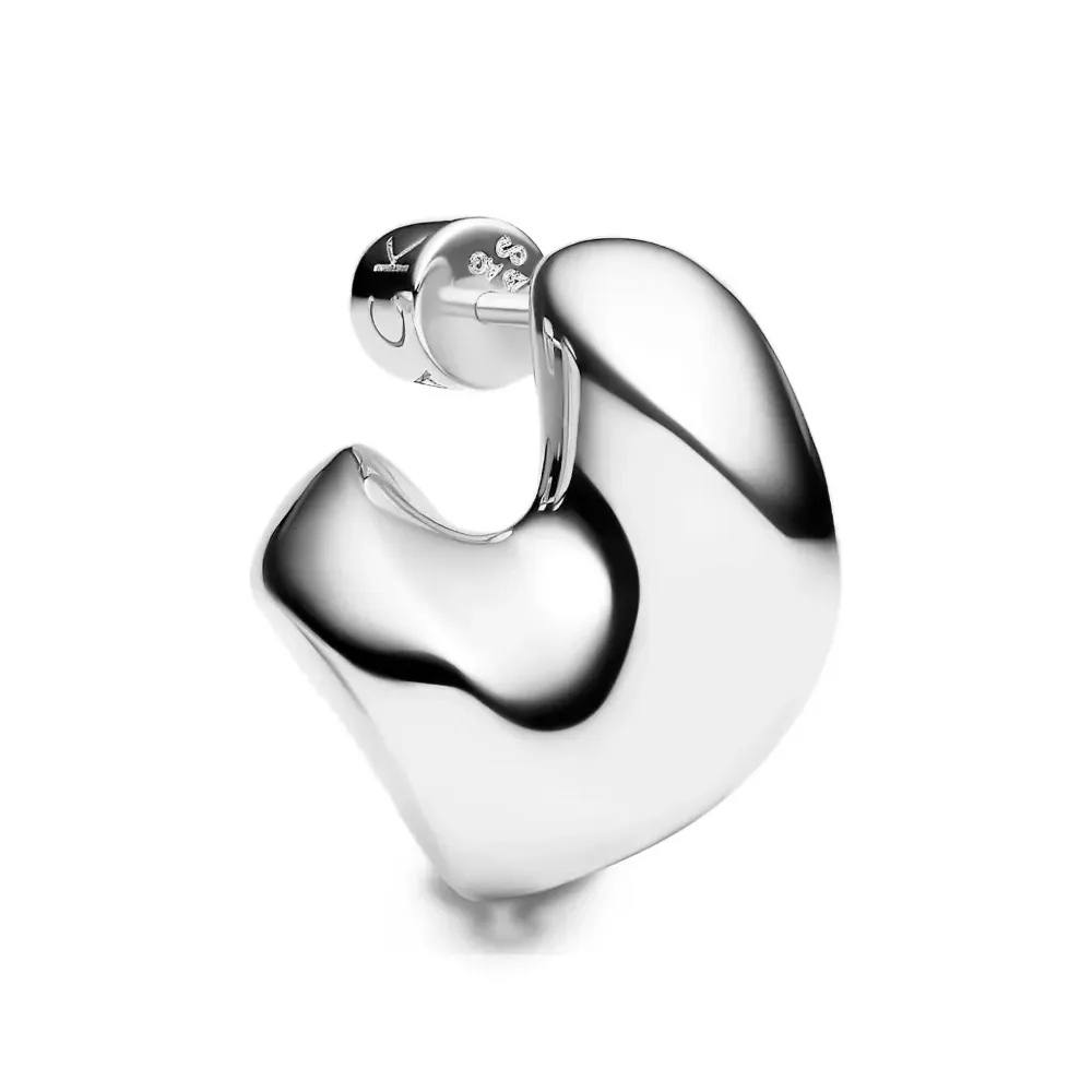 Маленькая серьга Saddle