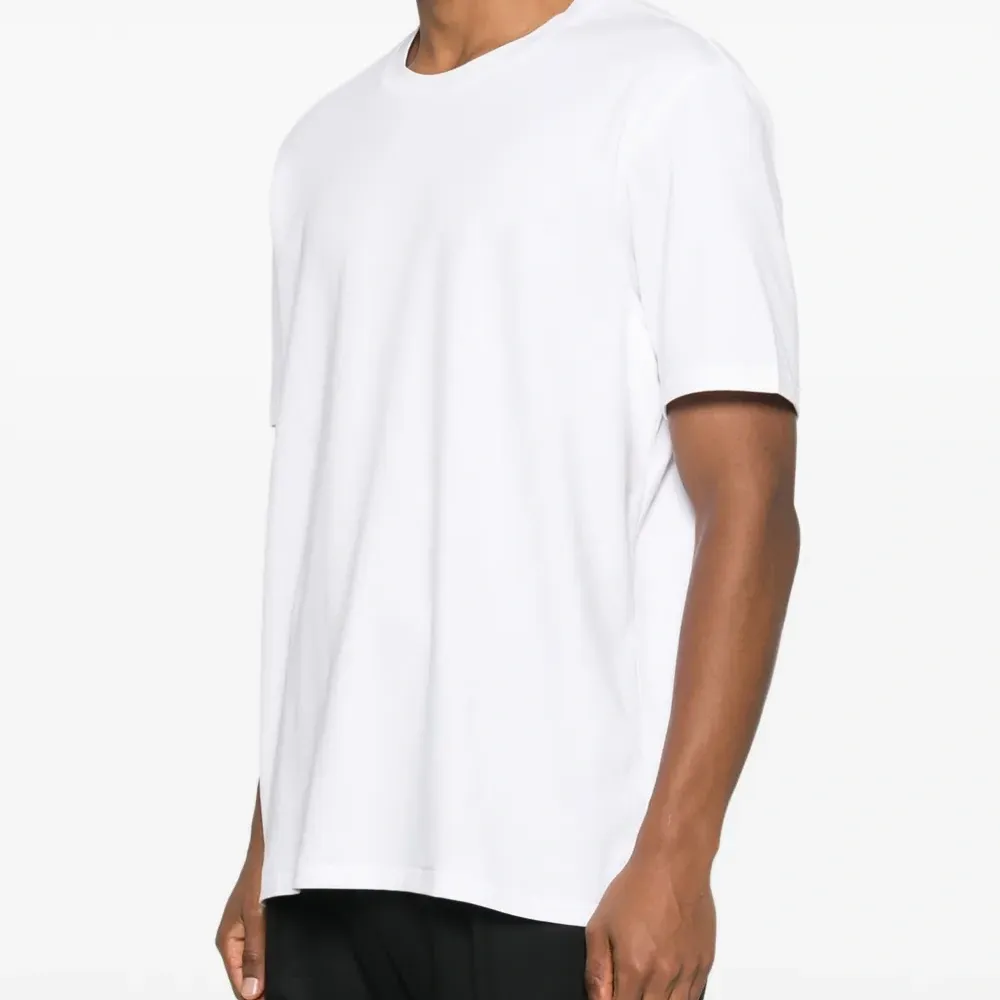 Футболка с круглым вырезом