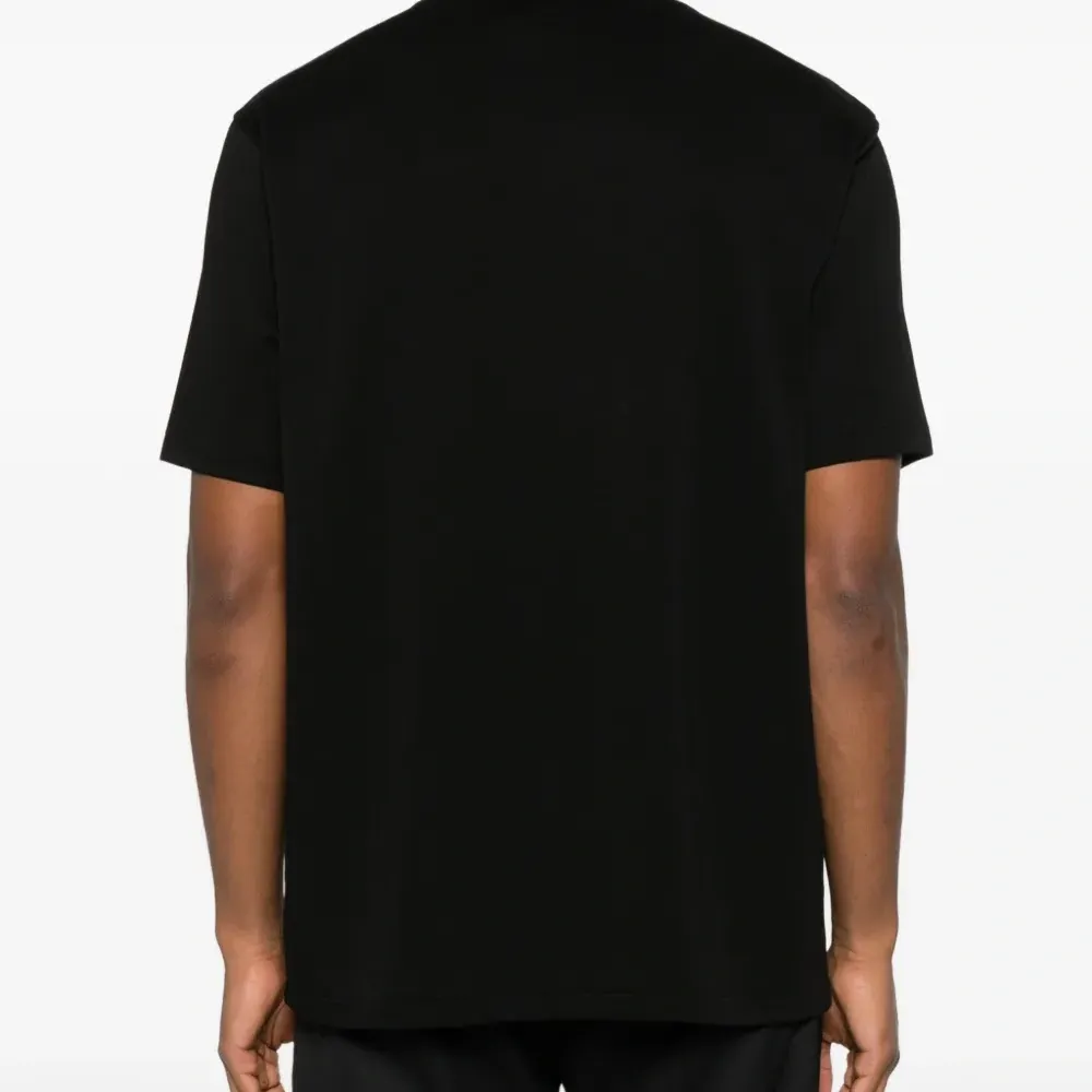 Футболка с круглым вырезом