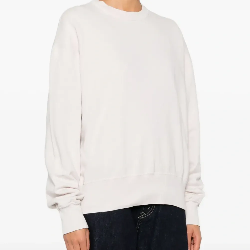 Толстовка с круглым вырезом