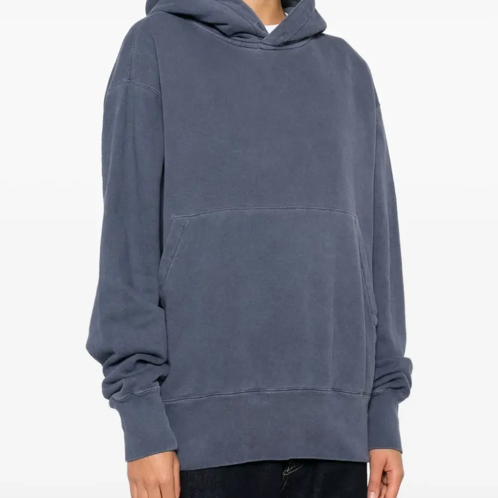 Худи с накладным карманом