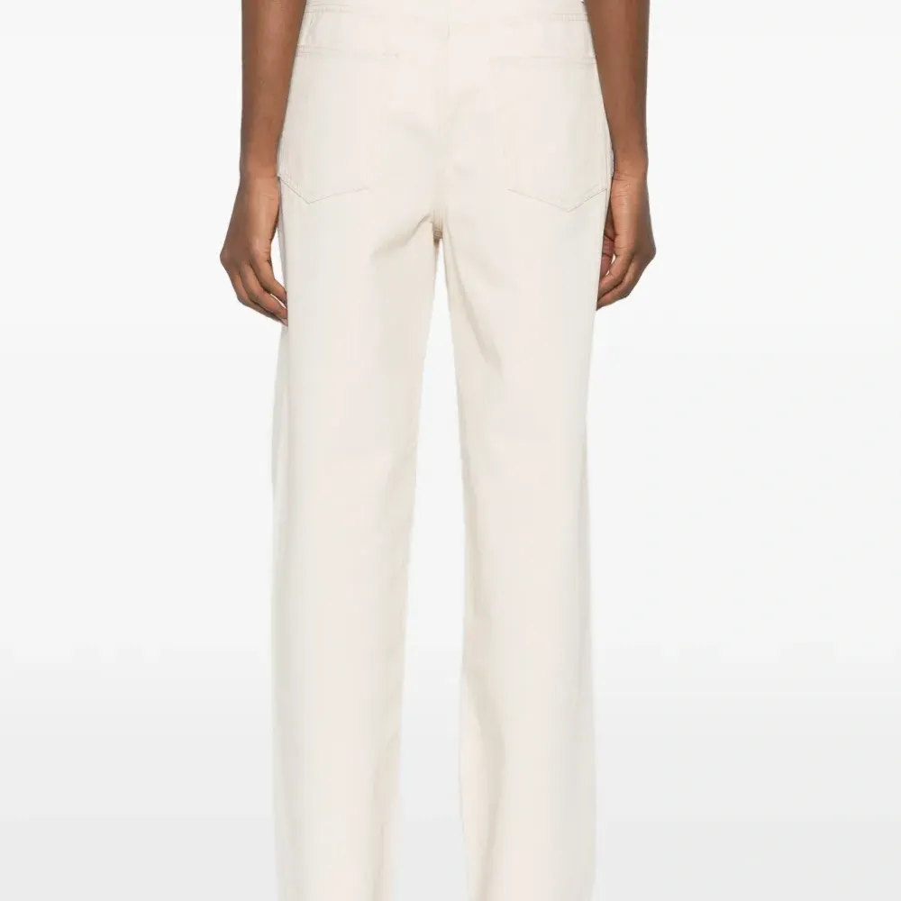 Джинсы свободного кроя