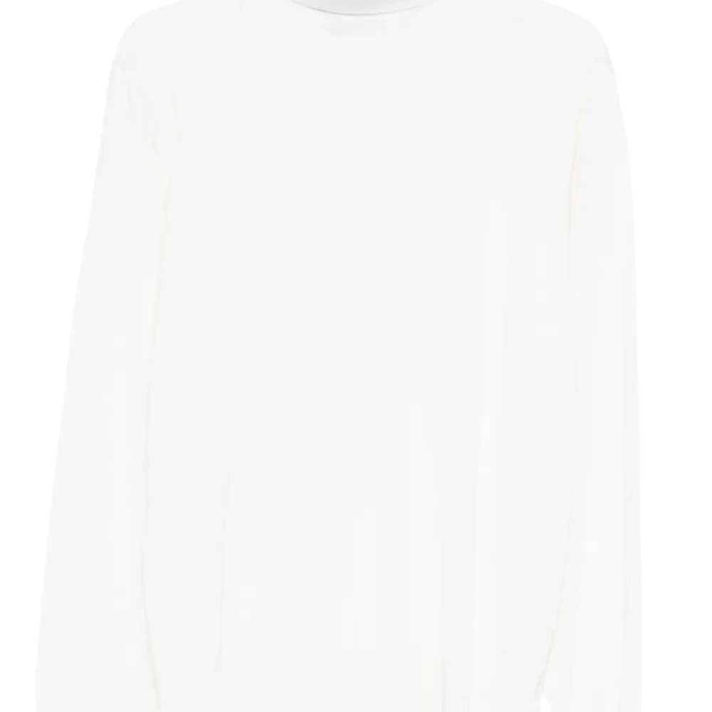 Свитер с высоким воротником