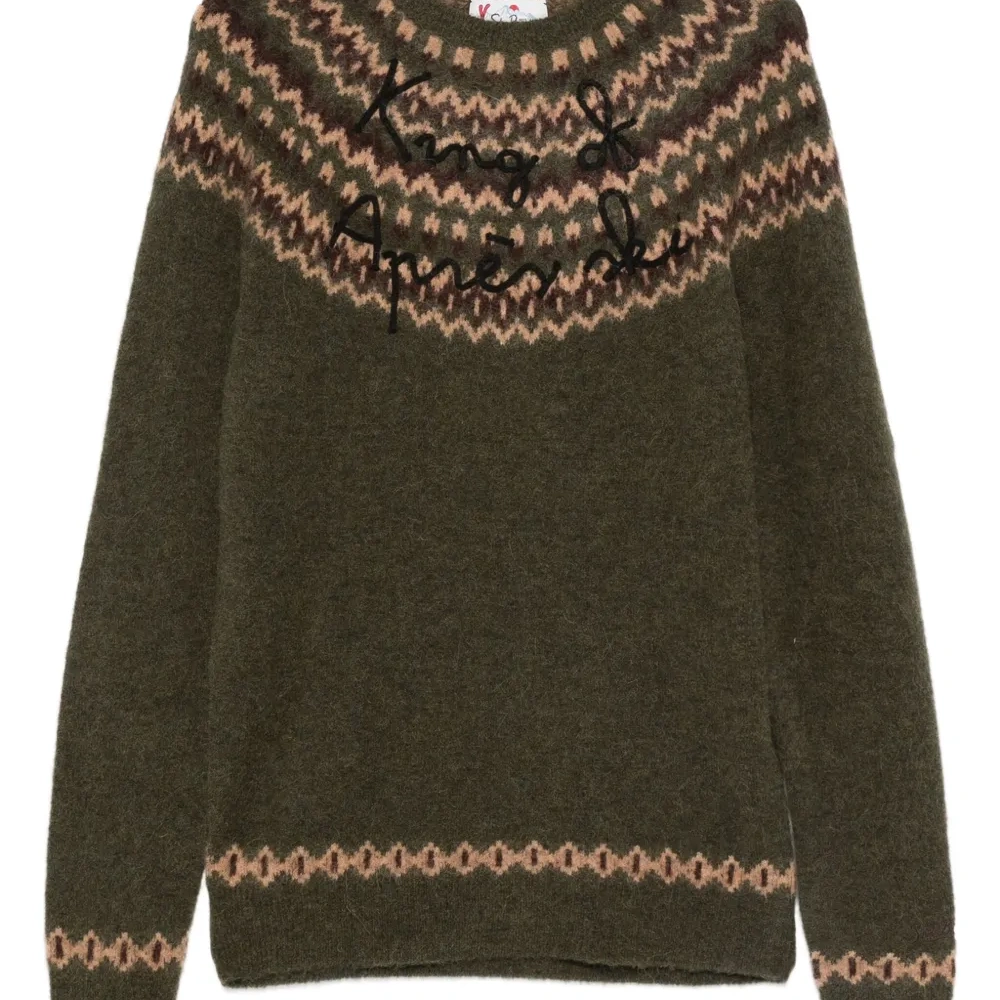 Свитер с круглым вырезом