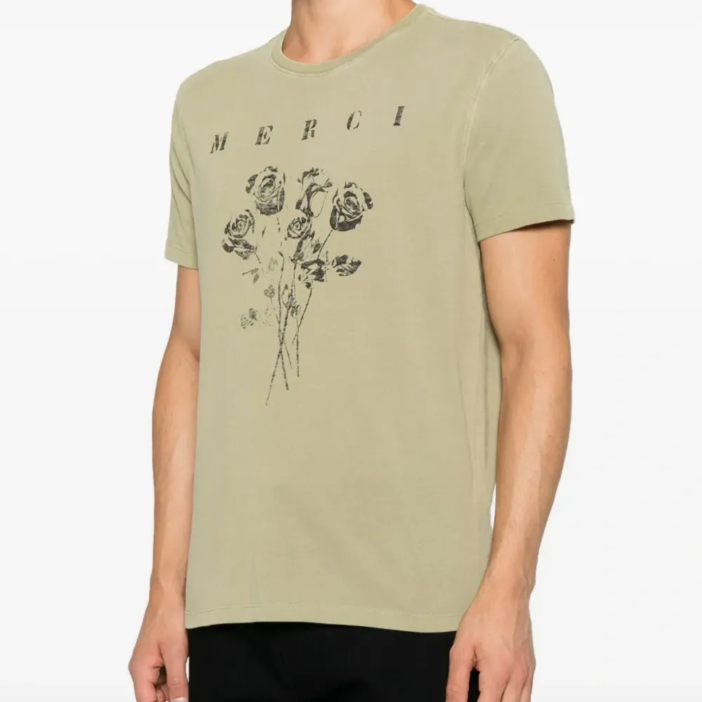 Футболка с графичным принтом