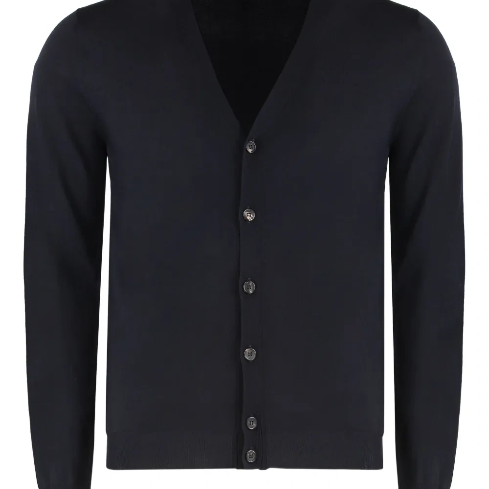 Кардиган на пуговицах с V-образным вырезом