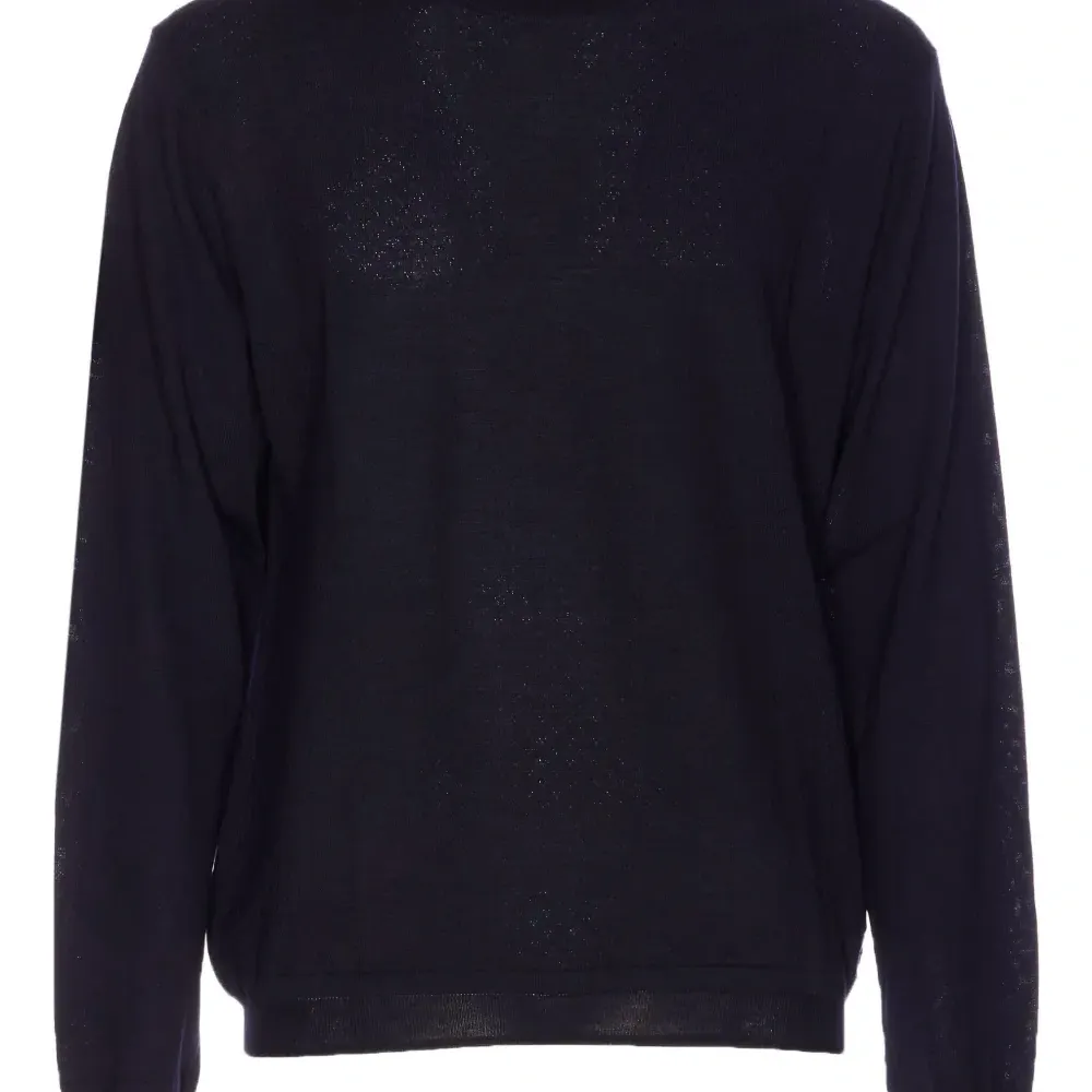 Джемпер с круглым вырезом и длинными рукавами