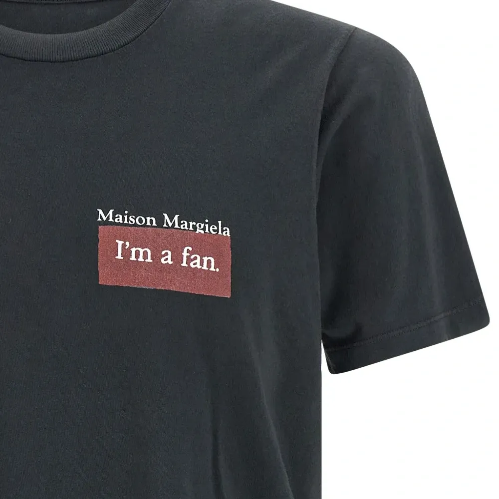 Футболка с круглым вырезом и короткими рукавами