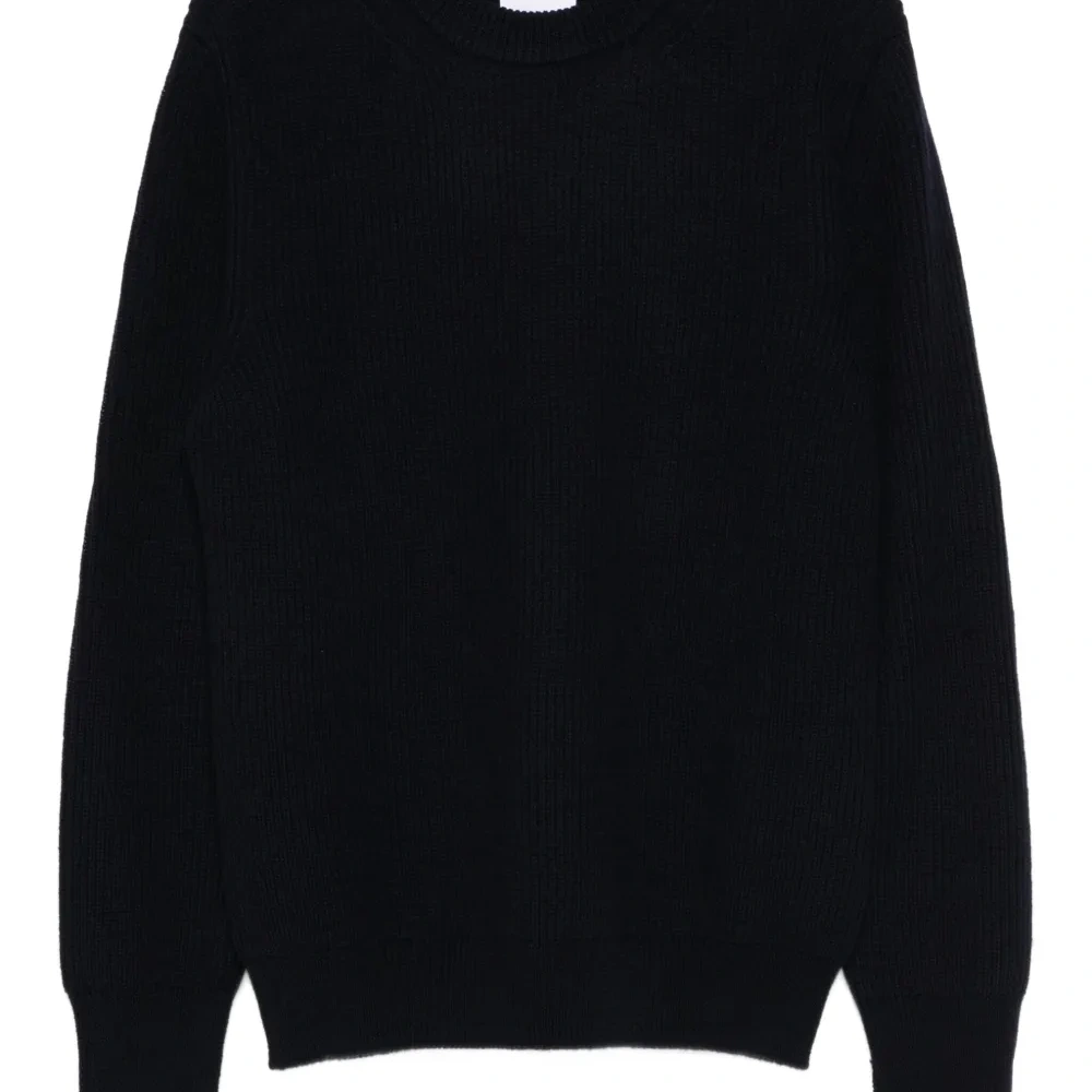 Свитер с круглым вырезом