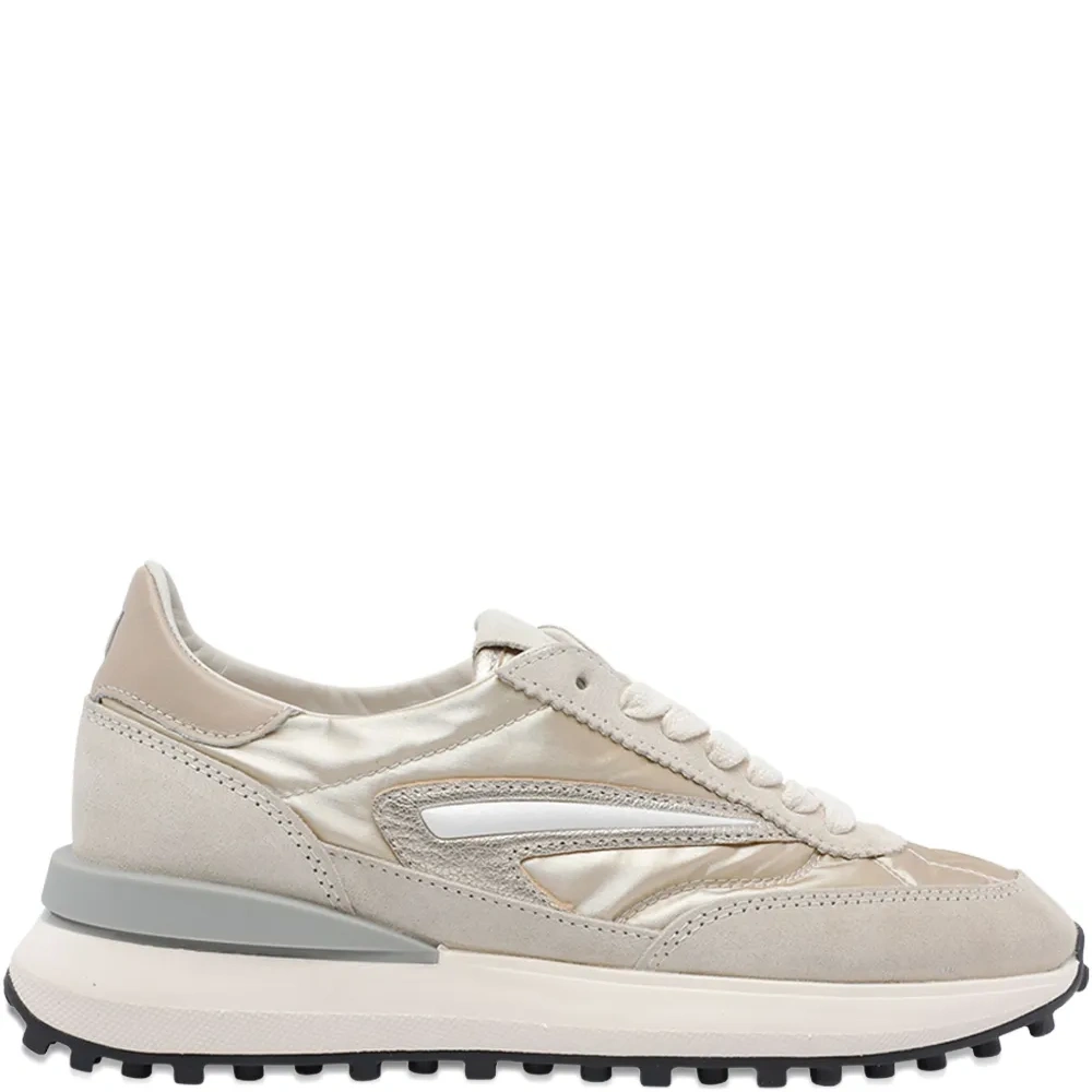 Кроссовки на шнуровке Athleta