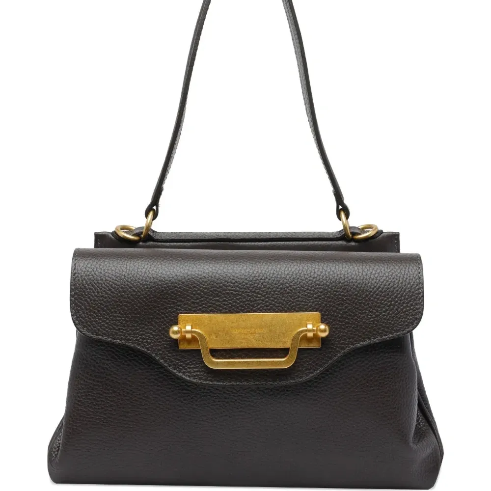 Кожаная сумка на плечо с магнитной застёжкой