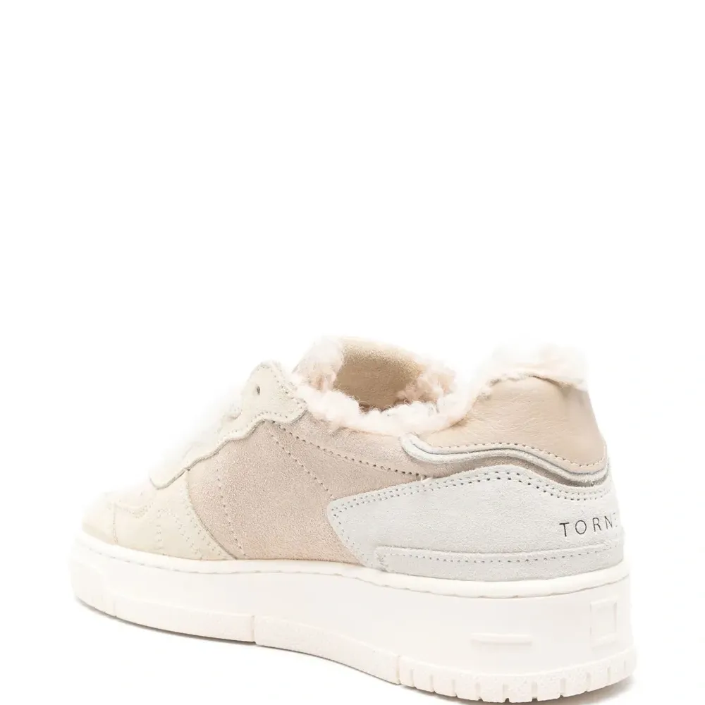 Кроссовки с фактурными вставками