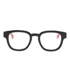 Очки в круглой оправе