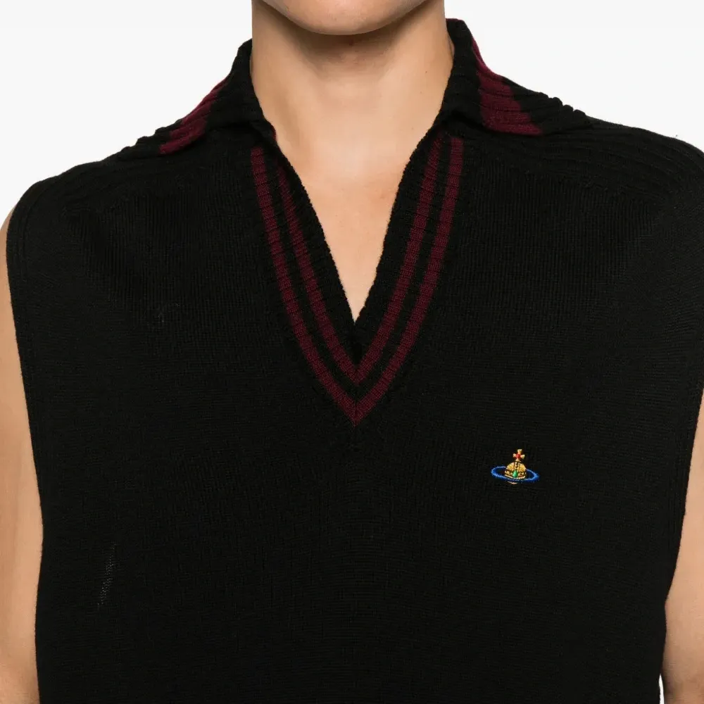 Трикотаж с V-образным вырезом