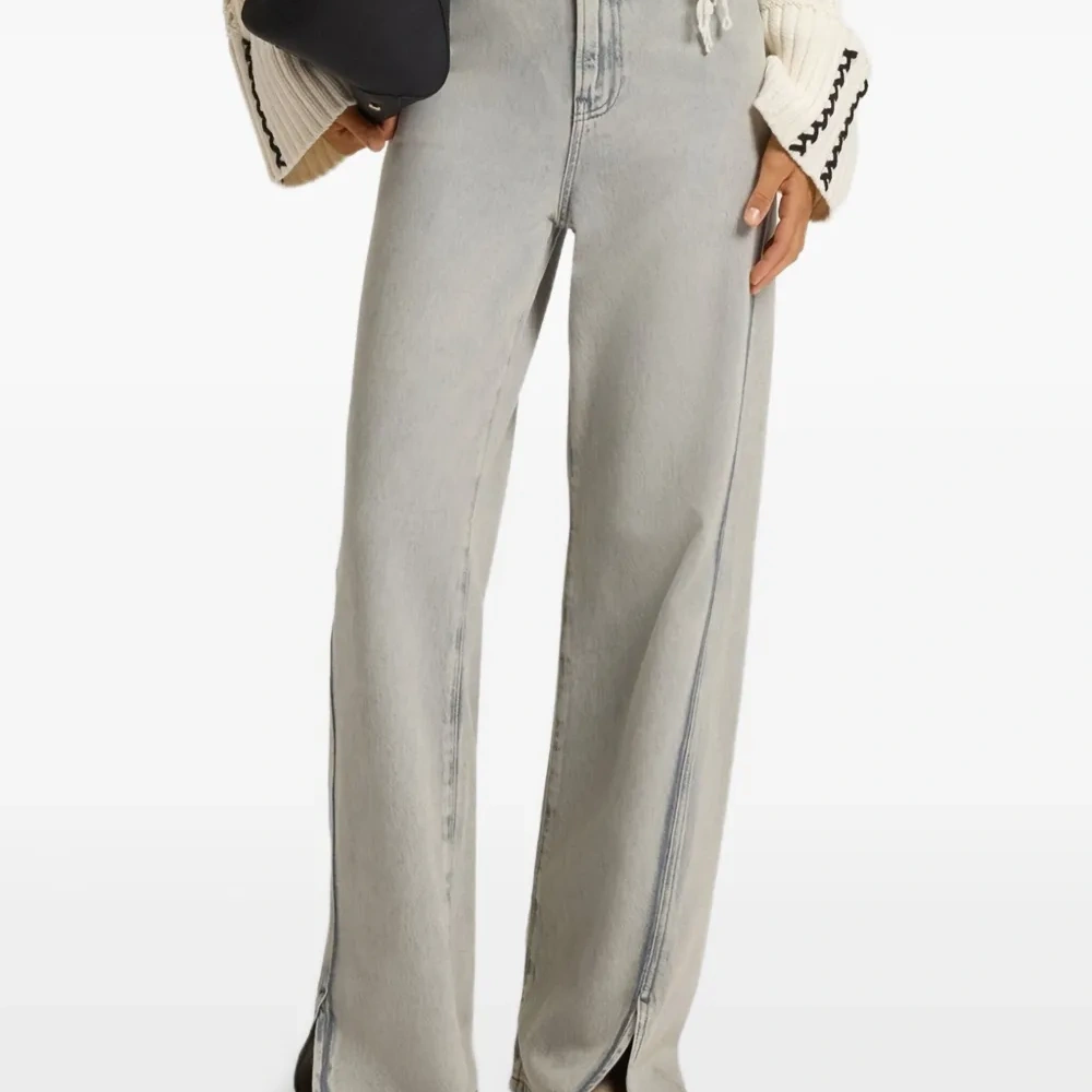 Джинсы с пятью карманами