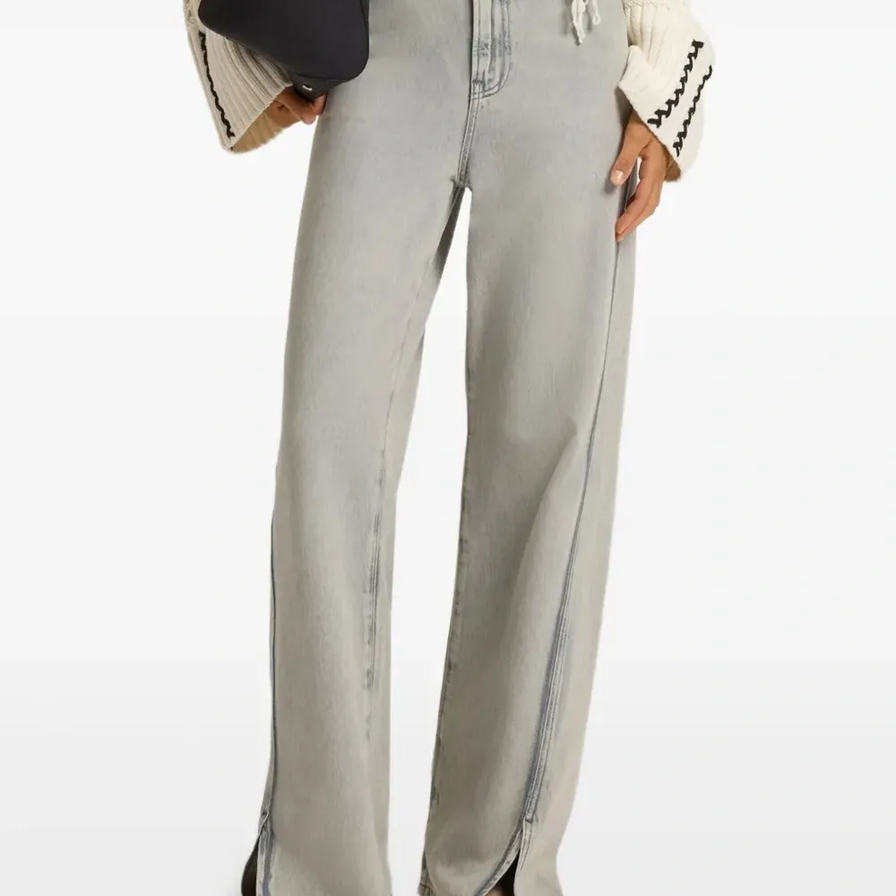 Джинсы с пятью карманами