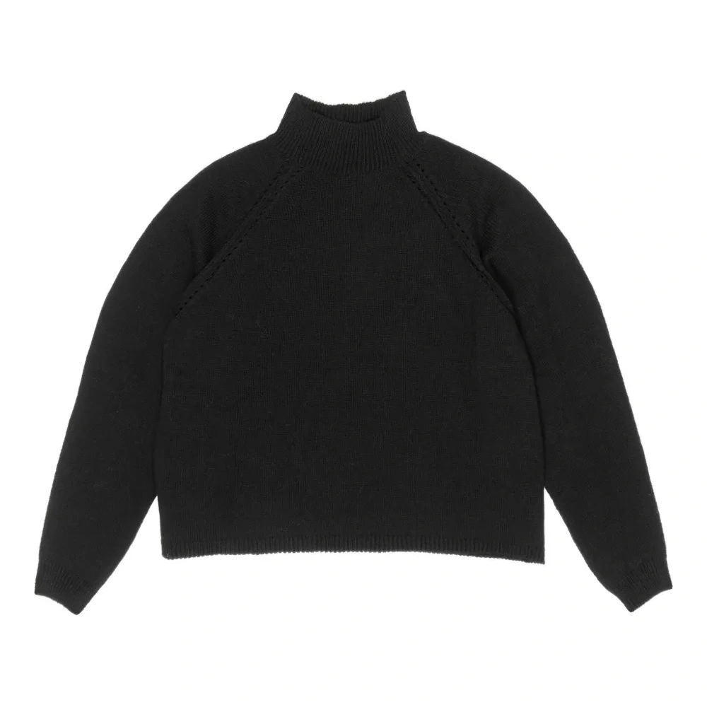 Свитер с высоким воротником