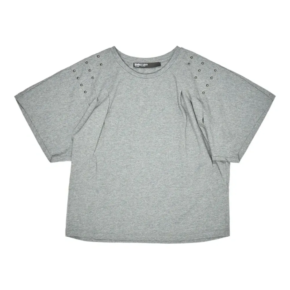 Футболка с заклепками