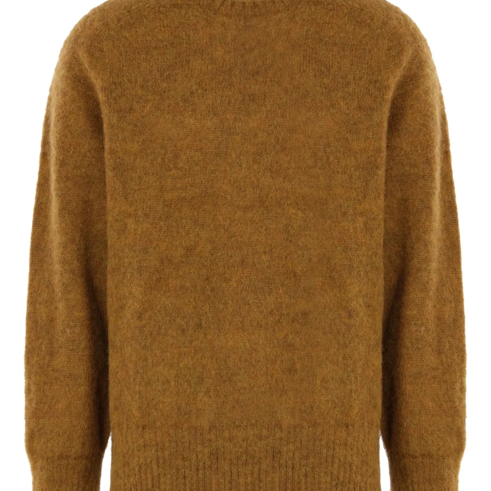 Свитер с круглым вырезом