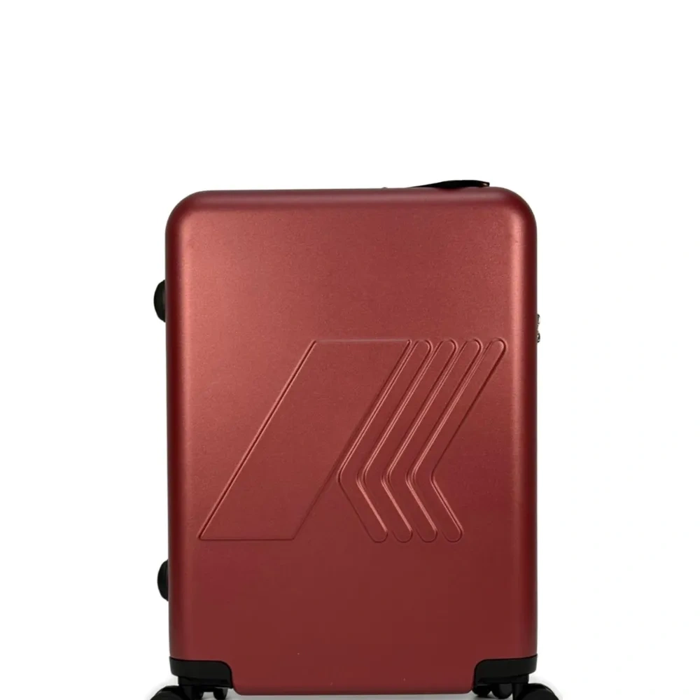 Чемодан с тисненым логотипом