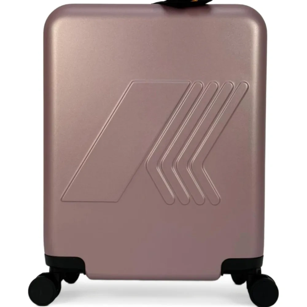 Чемодан с тисненым логотипом