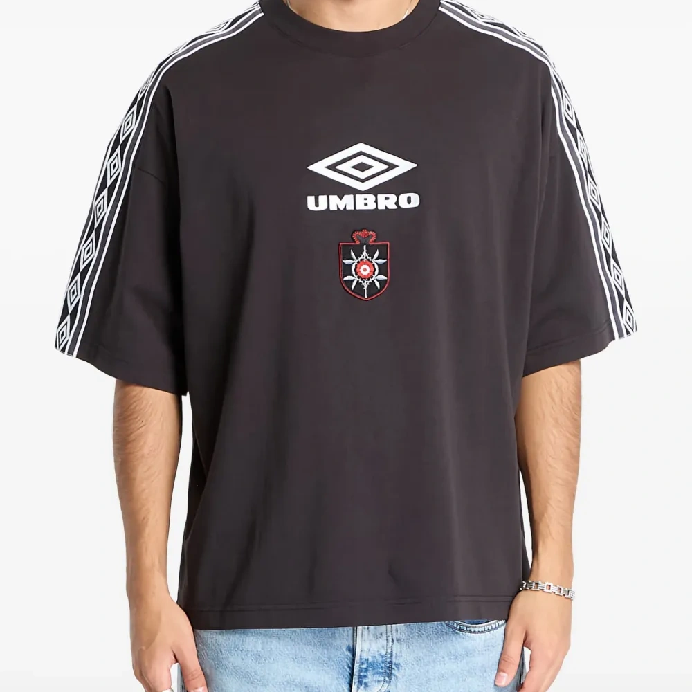 Футболка с лентами