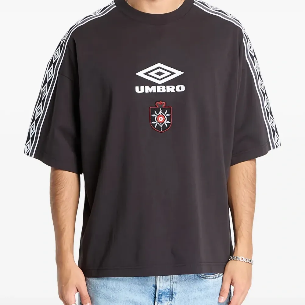 Футболка с лентами