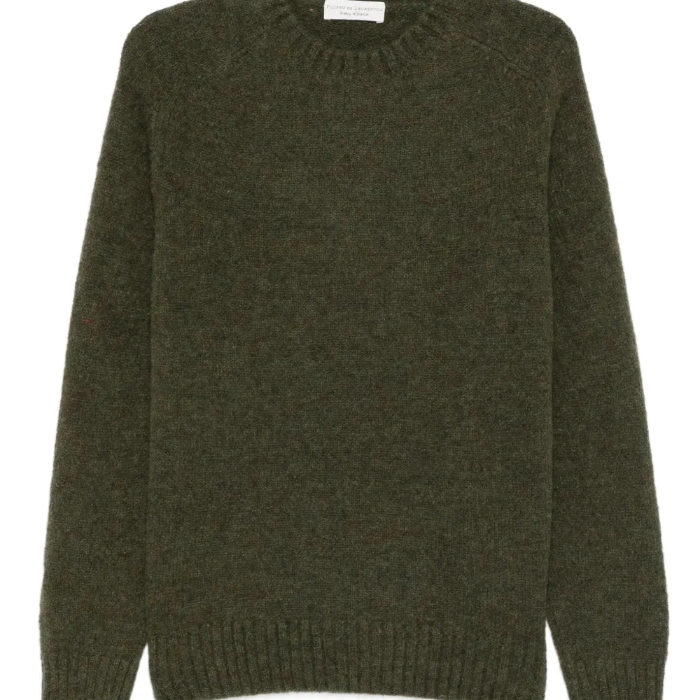 Свитер в рубчик с круглым вырезом