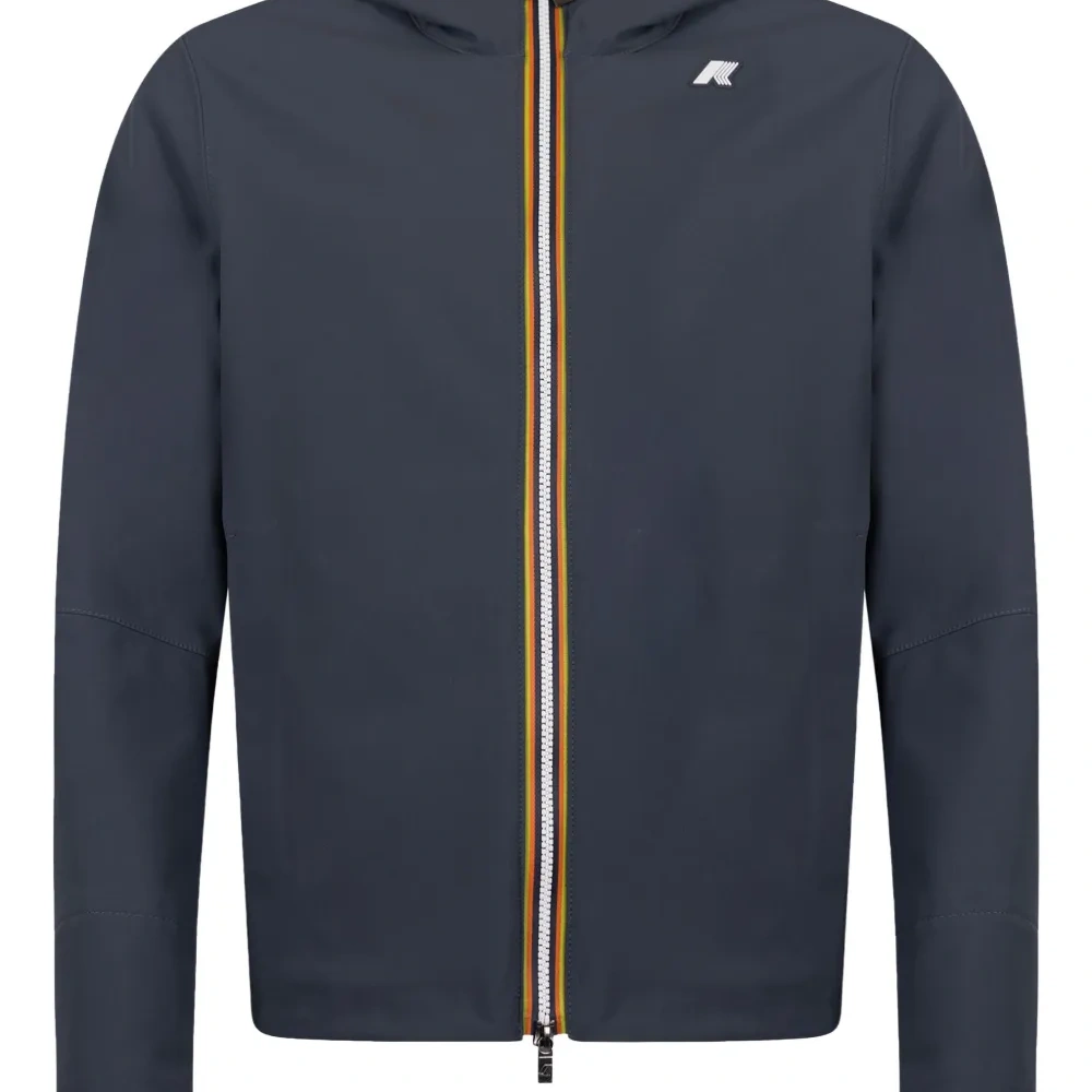 Куртка на молнии с капюшоном