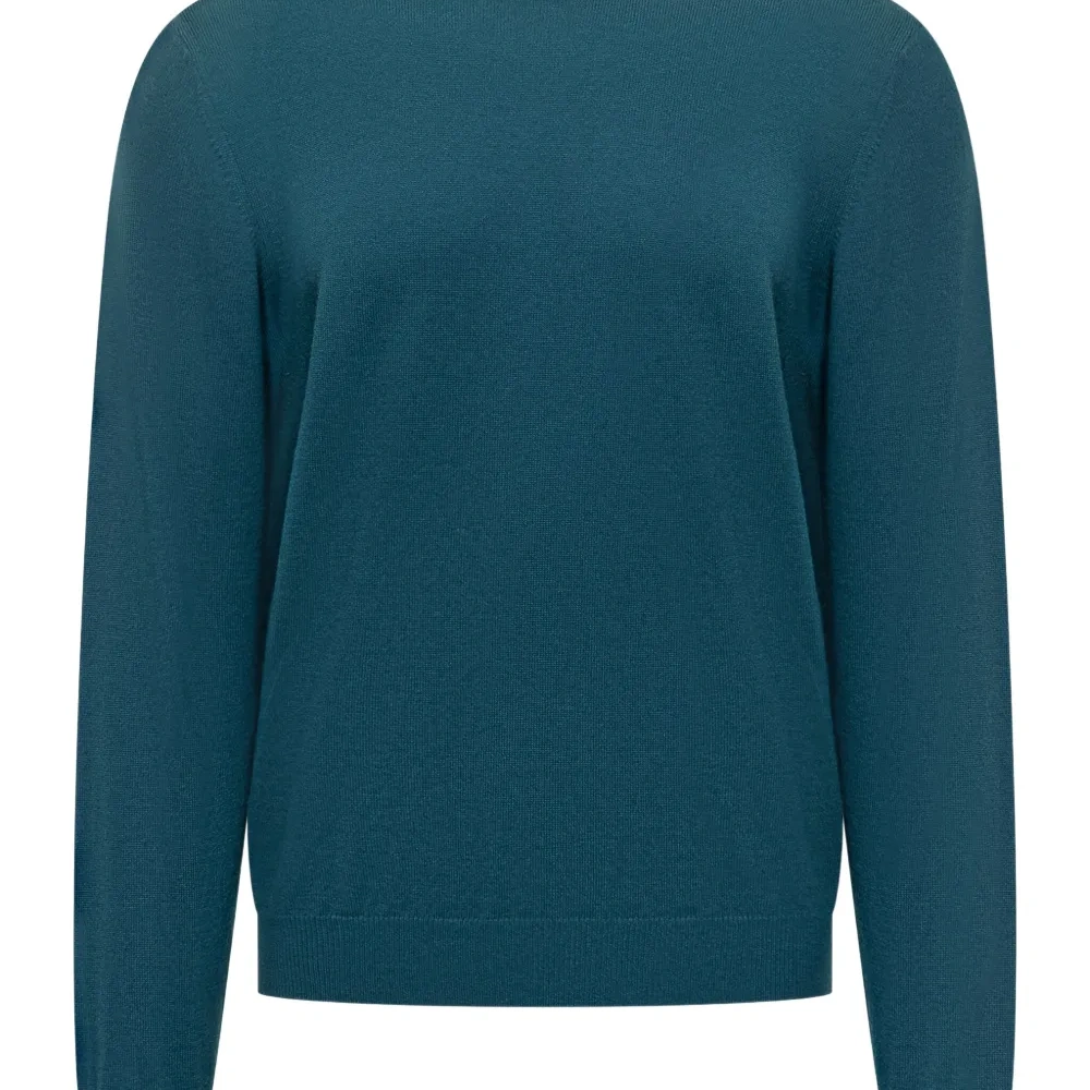 Свитер с круглым вырезом