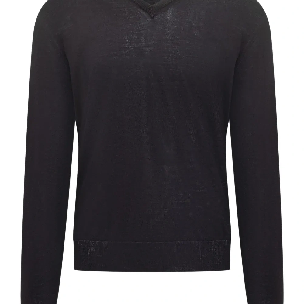 Свитер с V-образным вырезом