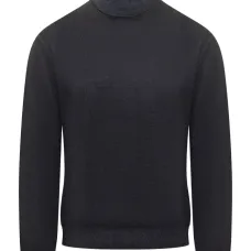 Свитер с высоким воротником