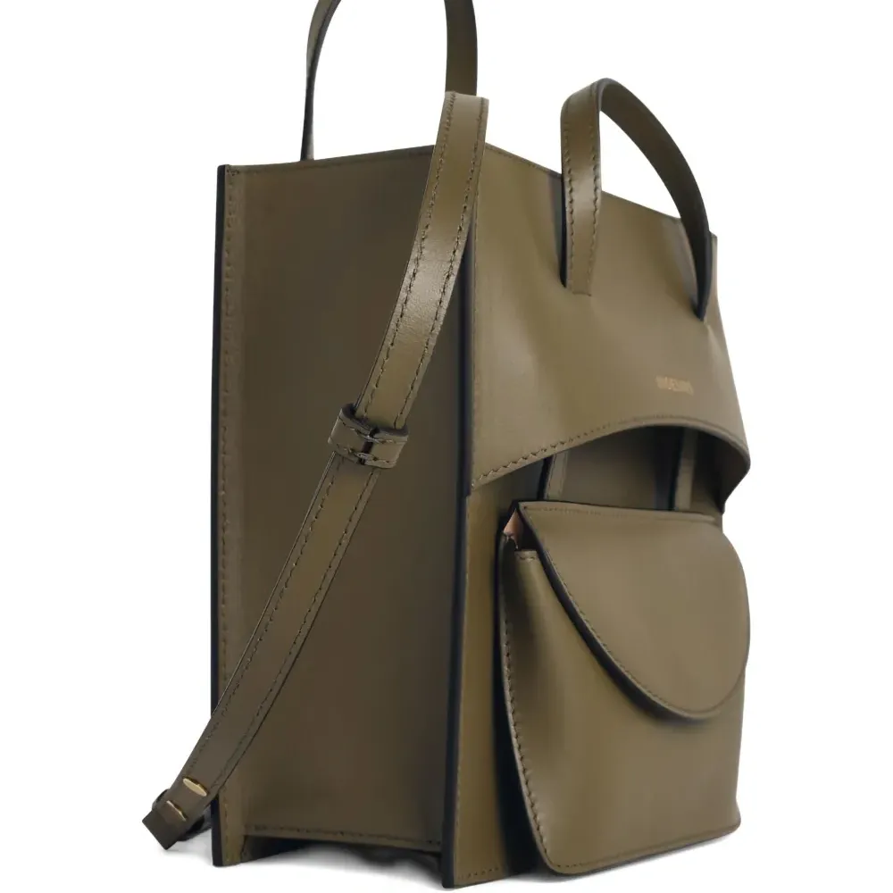 Сумка на плечо Flap J с логотипом Сумка на плечо Flap J с логотипом