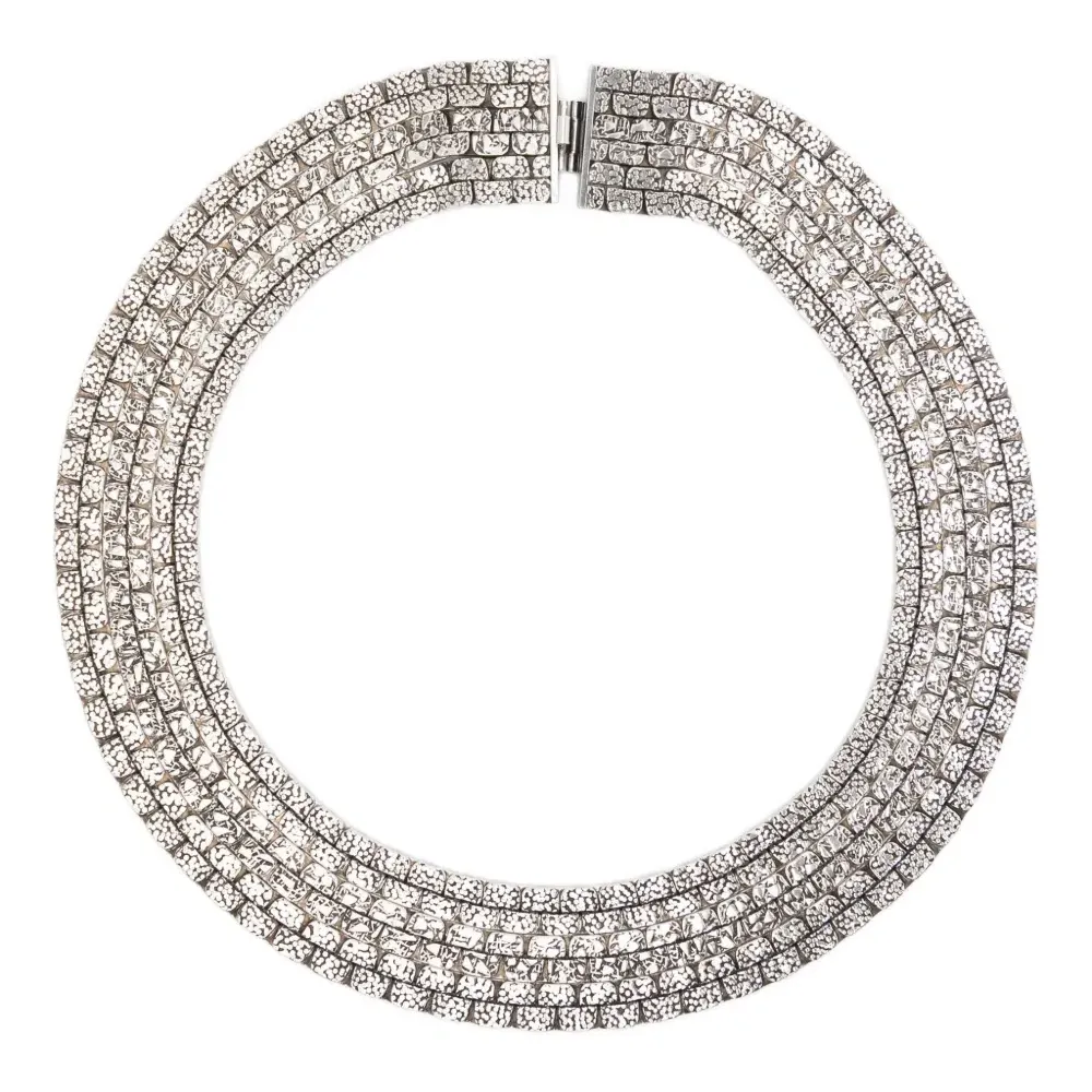 Колье с пряжкой