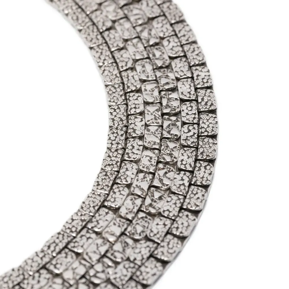 Колье с пряжкой