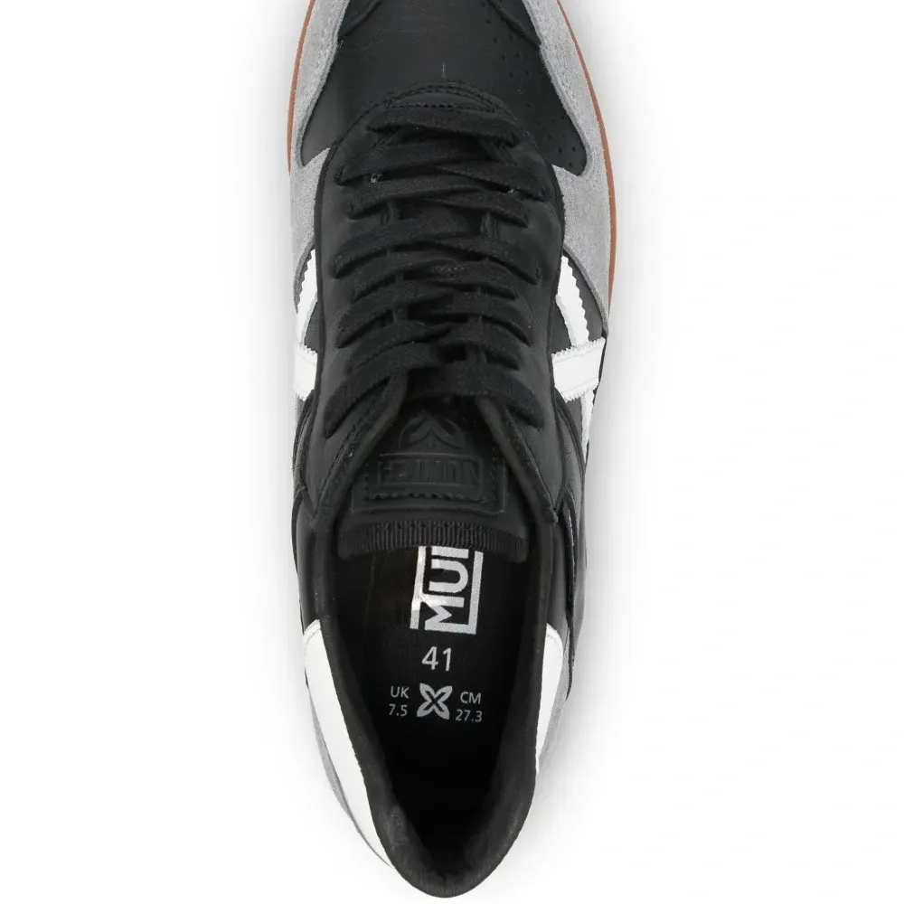 Кроссовки со вставками