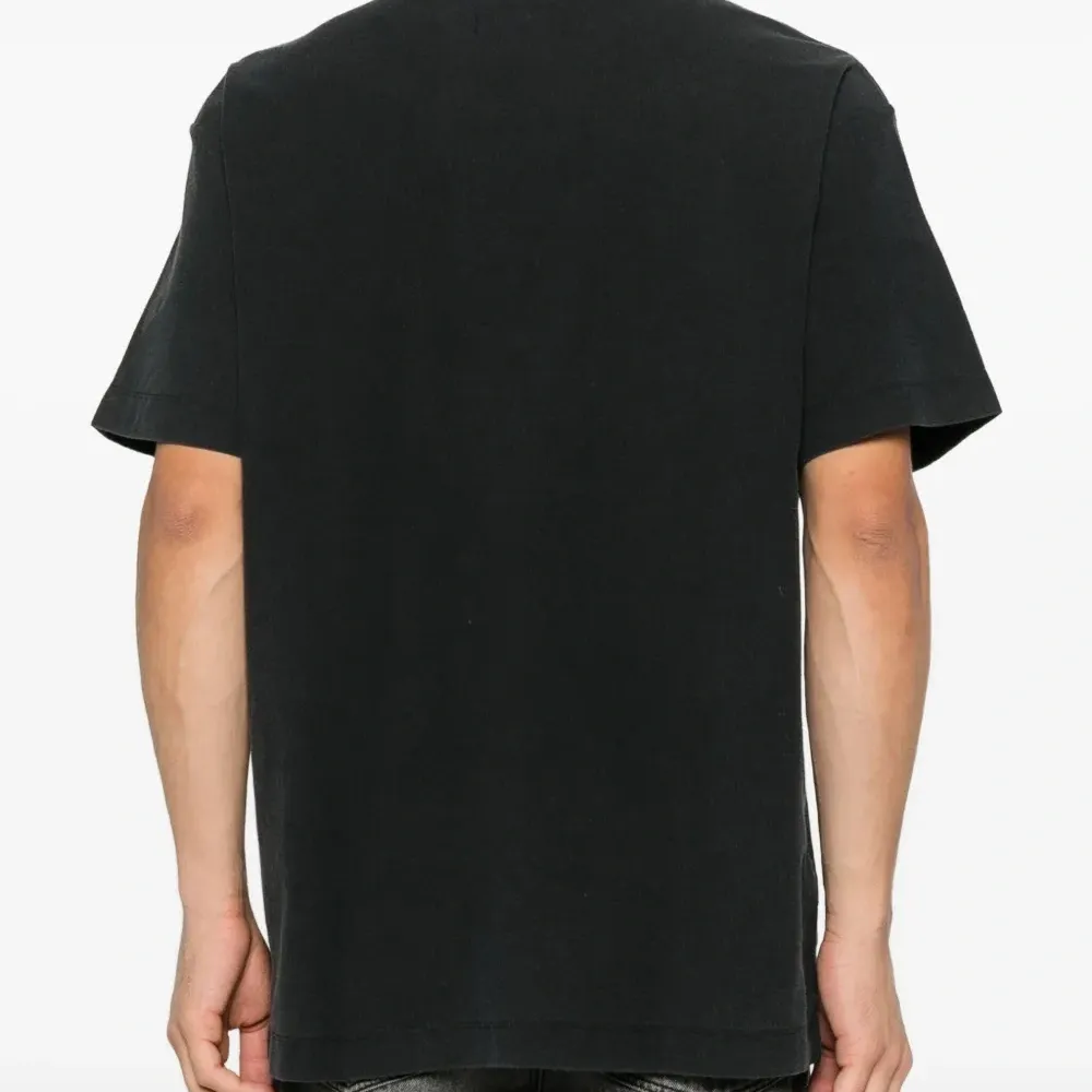 Футболка с графичным принтом