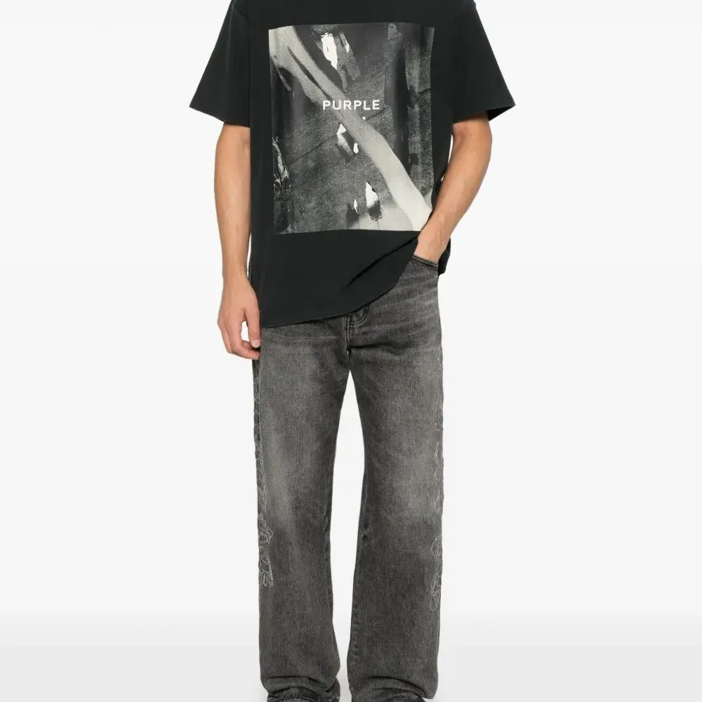 Футболка с графичным принтом