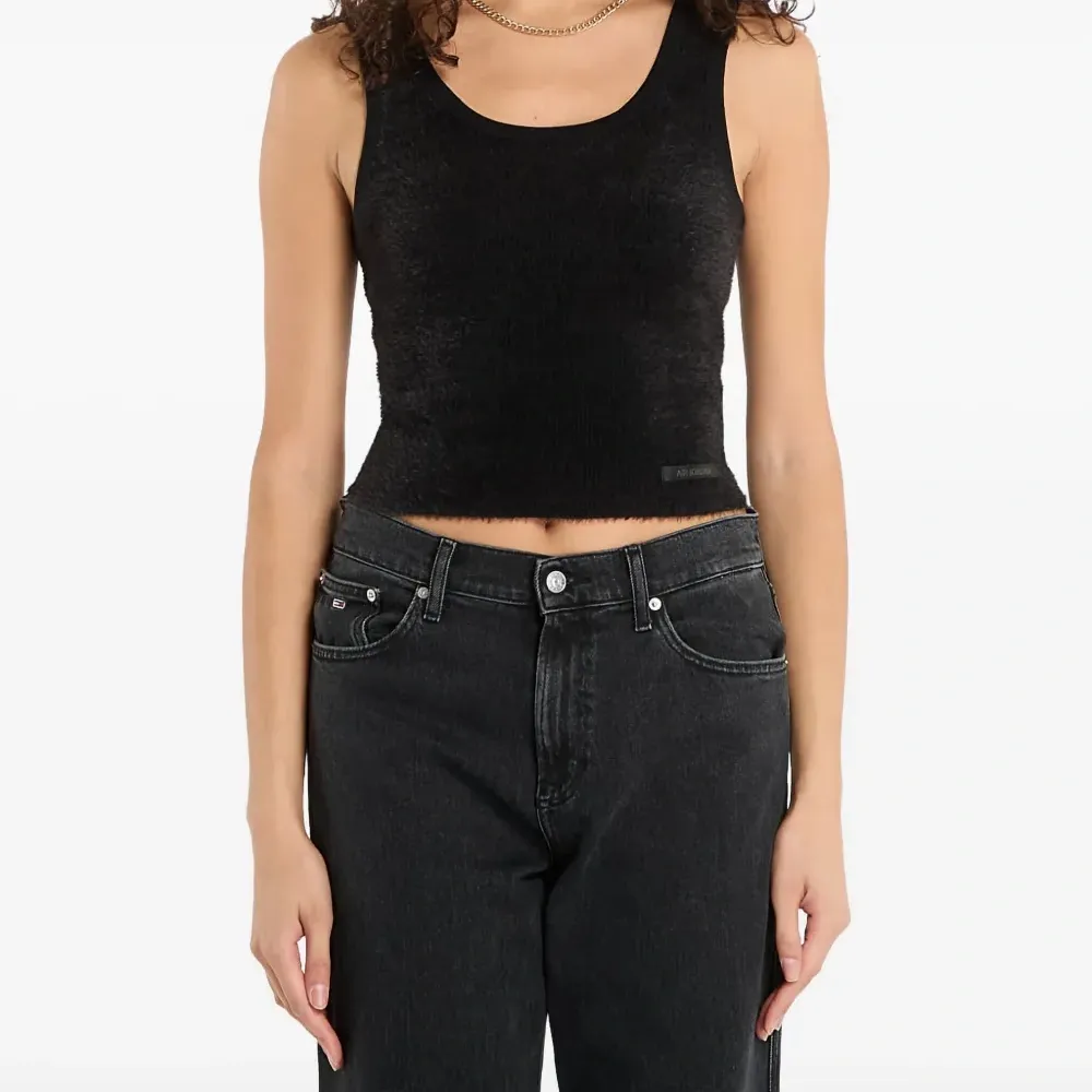 Топ с нашивкой-логотипом Топ с нашивкой-логотипом