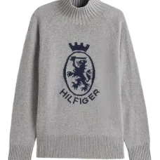 Свитер с высоким воротником и логотипом Свитер с высоким воротником и логотипом