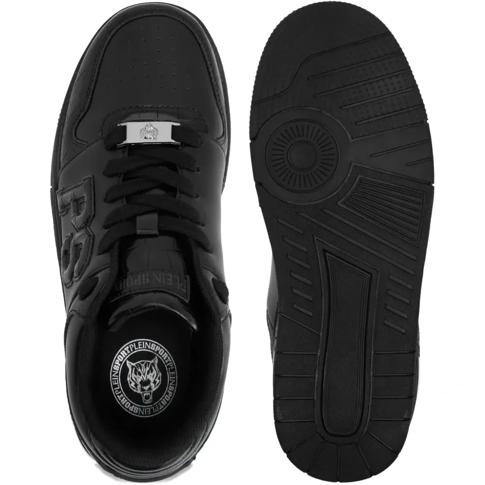 Кеды на плоской подошве с нашивкой-логотипом