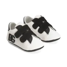 Кроссовки на шнуровке