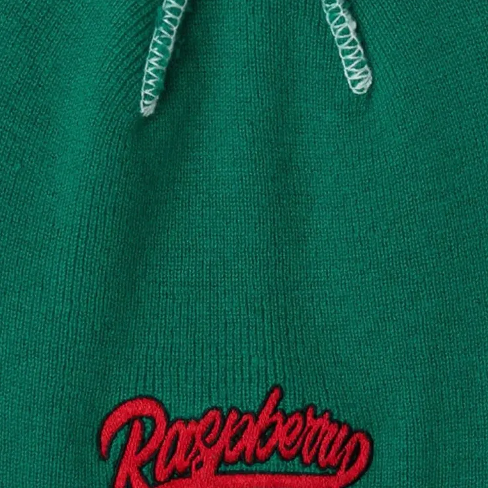 Вышитая шапка-бини