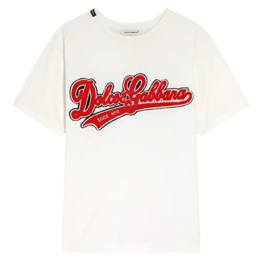 Футболка с вышитым логотипом