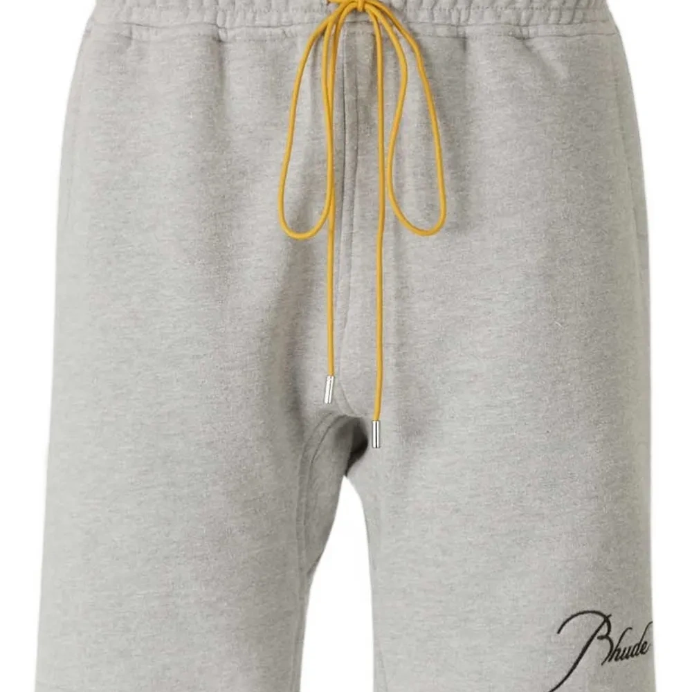 Спортивные шорты с кулиской