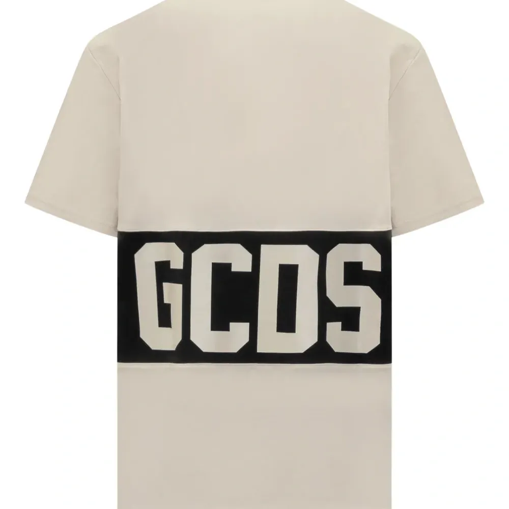 Футболка со вставками